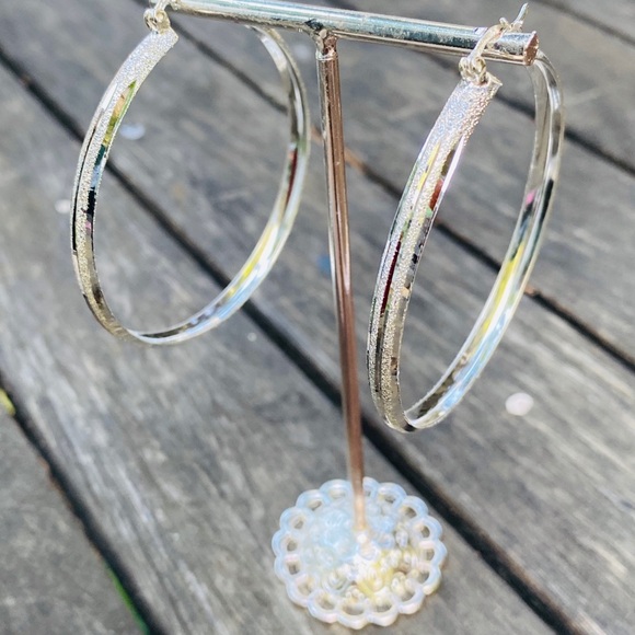 Hoop earrings - Picture 4 of 7